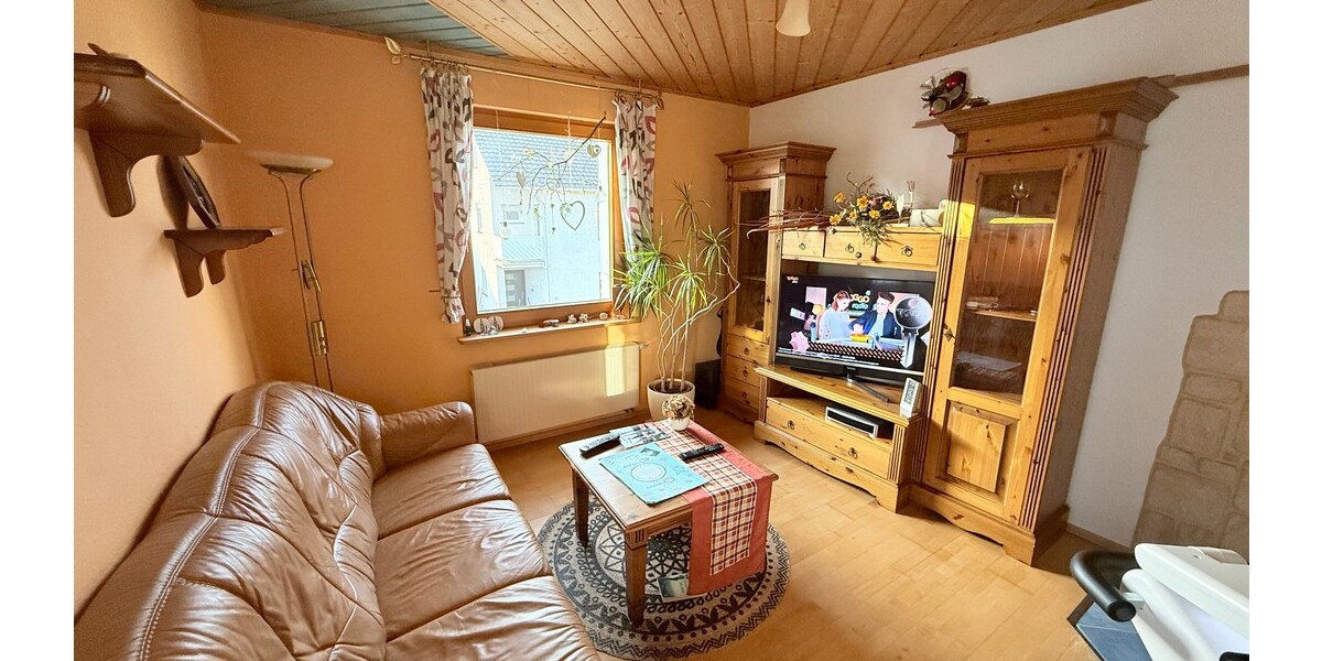 Flörsheim: Sie suchen das besondere Wohnflair? Ein toller Familienwohnsitz mit Aufzug - Doppelhaushälfte Flörsheim | Angebot:25568492