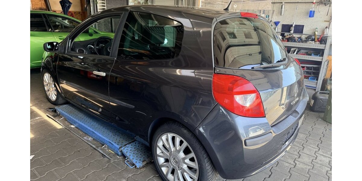 Renault Clio Exception-Startet nicht 205.000 km 599 &euro; Frankfurt 60386