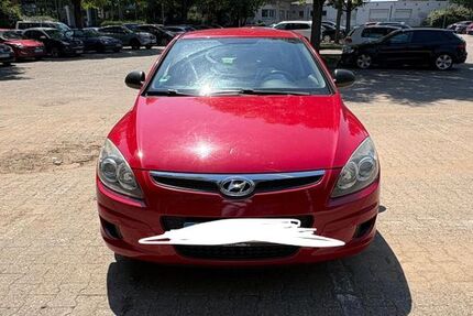 Hyundai i30 130.000 km 3.799 &euro; Raunheim 65479