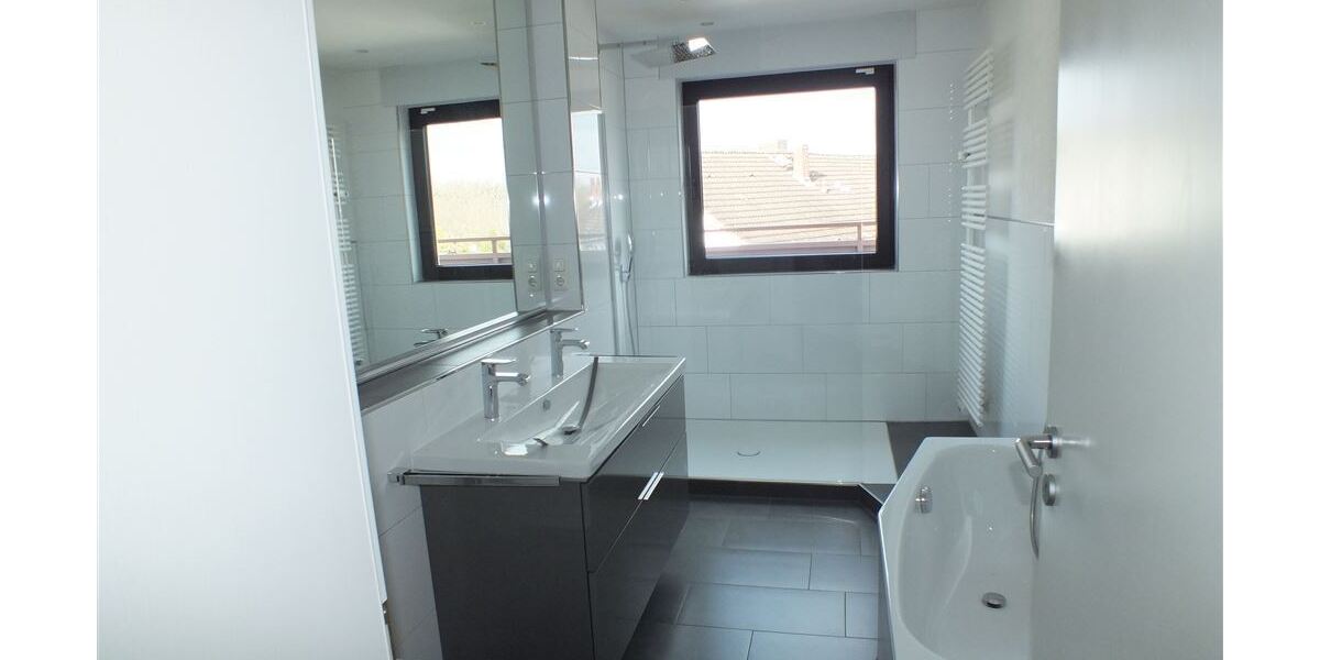 Penthouse mitten in Nauheim mit ca. 135m² Wohnfläche und 185m² Terrasse und Garage - Einfamilienhaus Nauheim | Angebot:27330195