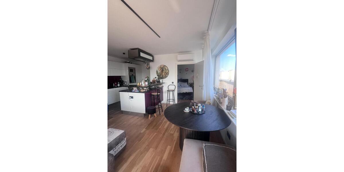 Penthouse mit atemberaubenden Skyline-Blick und Dachterrasse 3 zimmer