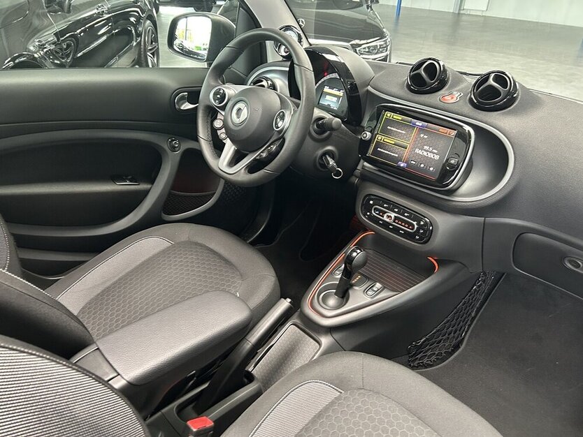 Smart ForTwo EQ CABRIO EXCLUSIVE-22KW-RÜCKFAHRKAMERA 13.660 km 18.199 € Groß-Umstadt 64823