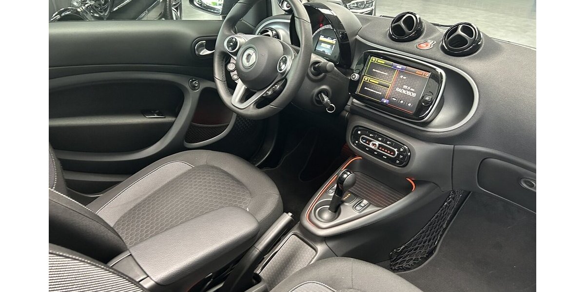 Smart ForTwo EQ CABRIO EXCLUSIVE-22KW-RÜCKFAHRKAMERA! 13.660 km 18.399 &euro; Groß-Umstadt 64823