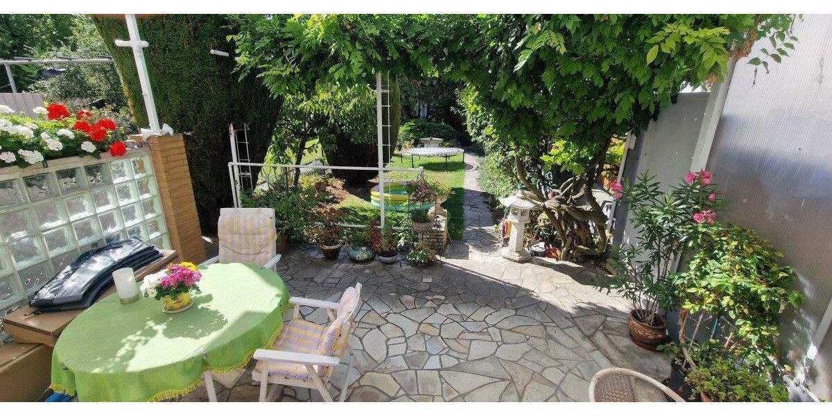 Schmuckes Reihenendhaus unmittelbar an der Nidda und dem Brentano-Park! 6 zimmer