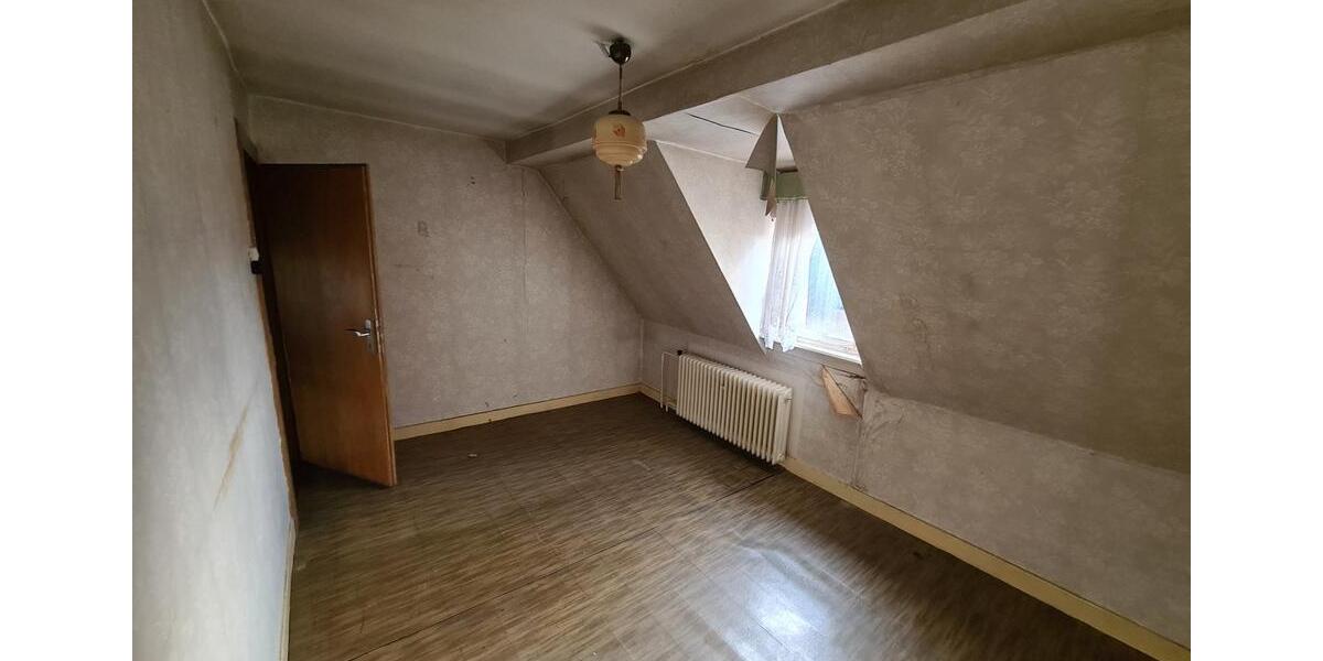 Einfamilienhaus Breuberg - 7 Zimmer, 150 m&sup2;, 290.000&euro; | Angebot:27115150