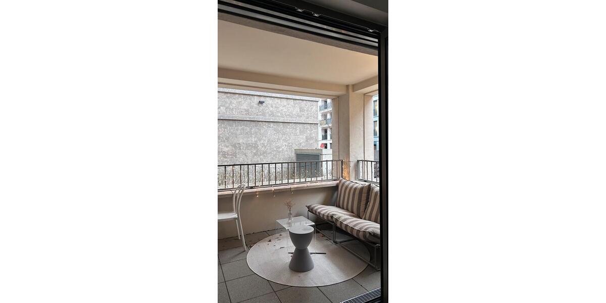 Erdgeschoßwohnung Frankfurt am Main Ostend - 2 Zimmer, 74 m&sup2;, 1.600&euro; | Angebot:24964279