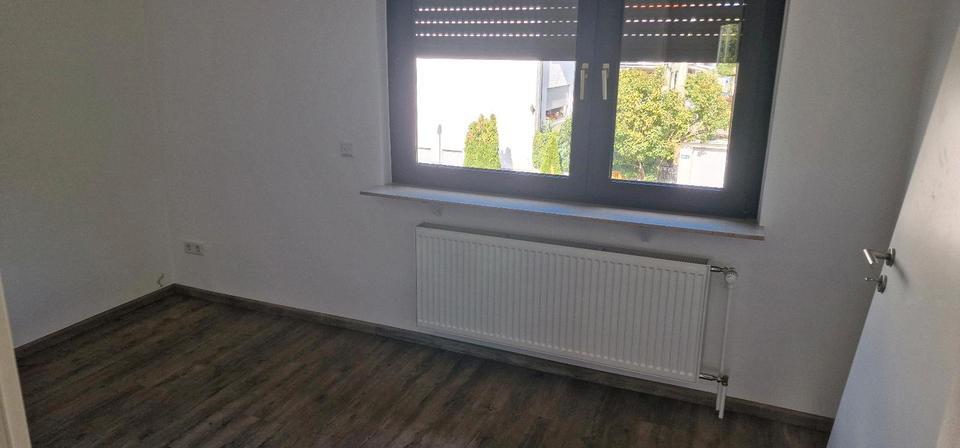 Zweifamilienhaus, 158 qm Wohnfläche, 734 qm Grund, provisionsfrei