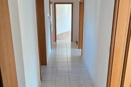 Wohnung Obertshausen - 3 Zimmer, 83 m&sup2;, 950&euro; | Angebot:25524287