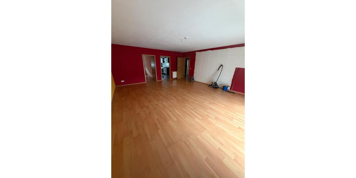 Etagenwohnung Bensheim - 4 Zimmer, 140 m&sup2;, 1.600&euro; | Angebot:26103993