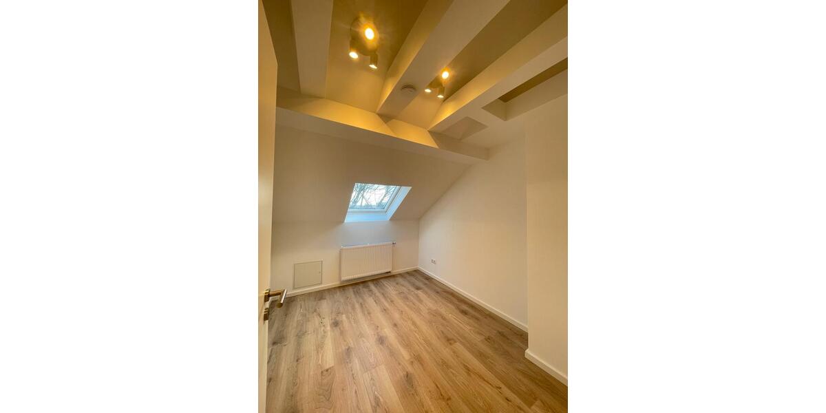 Dachgeschoßwohnung Offenbach am Main - 3 Zimmer, 72 m&sup2;, 400&euro; | Angebot:25479992