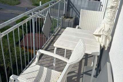 schöne 2-Zimmer Dachgeschosswohnung mit Balkon in Seligenstadt 2 zimmer