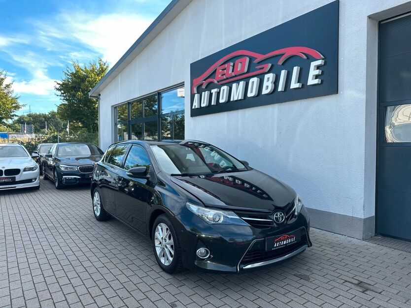Toyota Auris 127.000 km 6.900 € Eppertshausen 64859