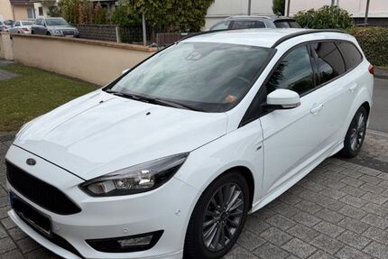 Ford Focus 98.000 km 9.600 &euro; Raunheim 65479