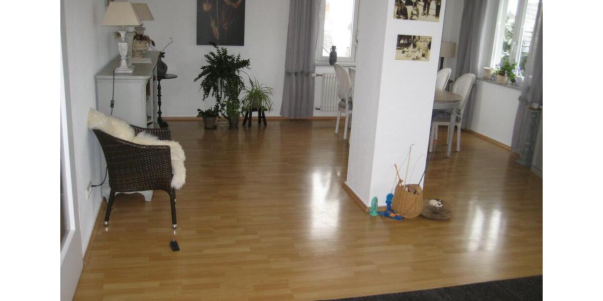3 -Zimmer-Wohnung EBK Balkon sehr gute Lage 3 zimmer