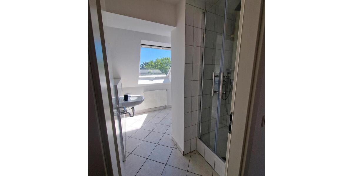 Dachgeschoßwohnung Rüsselsheim am Main - 4 Zimmer, 82 m&sup2;, 275.000&euro; | Angebot:26393918