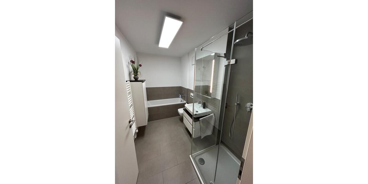 Erdgeschoßwohnung Offenbach am Main Hafen - 3 Zimmer, 99 m&sup2;, 1.720&euro; | Angebot:25407876