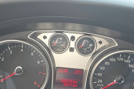 Ford Focus 100.000 km 4.000 &euro; Frankfurt am Main 60528