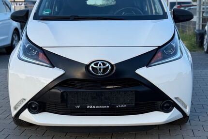 Toyota Aygo (X) 60.850 km 7.599 &euro; Dietzenbach 63128