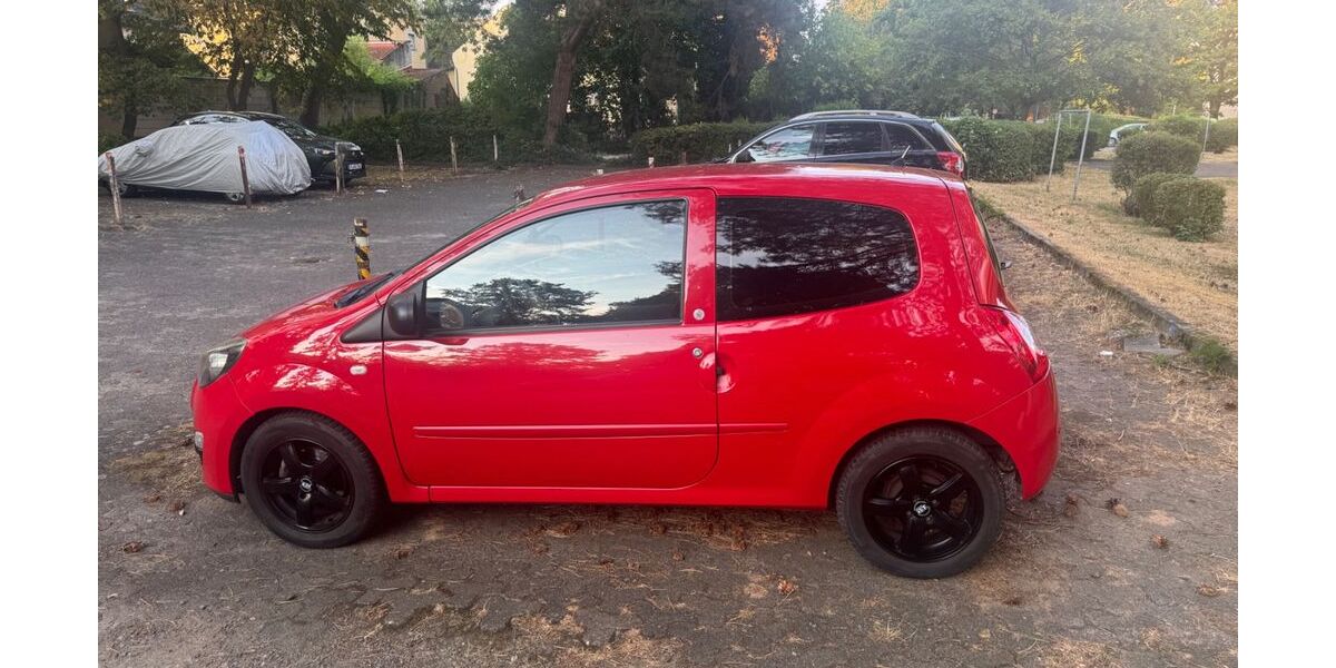 Renault Twingo 198.000 km 1.950 &euro; Frankfurt 65934