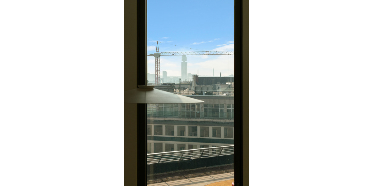 Etagenwohnung Frankfurt am Main Innenstadt - 2 Zimmer, 82 m&sup2;, 2.115&euro; | Angebot:26092972