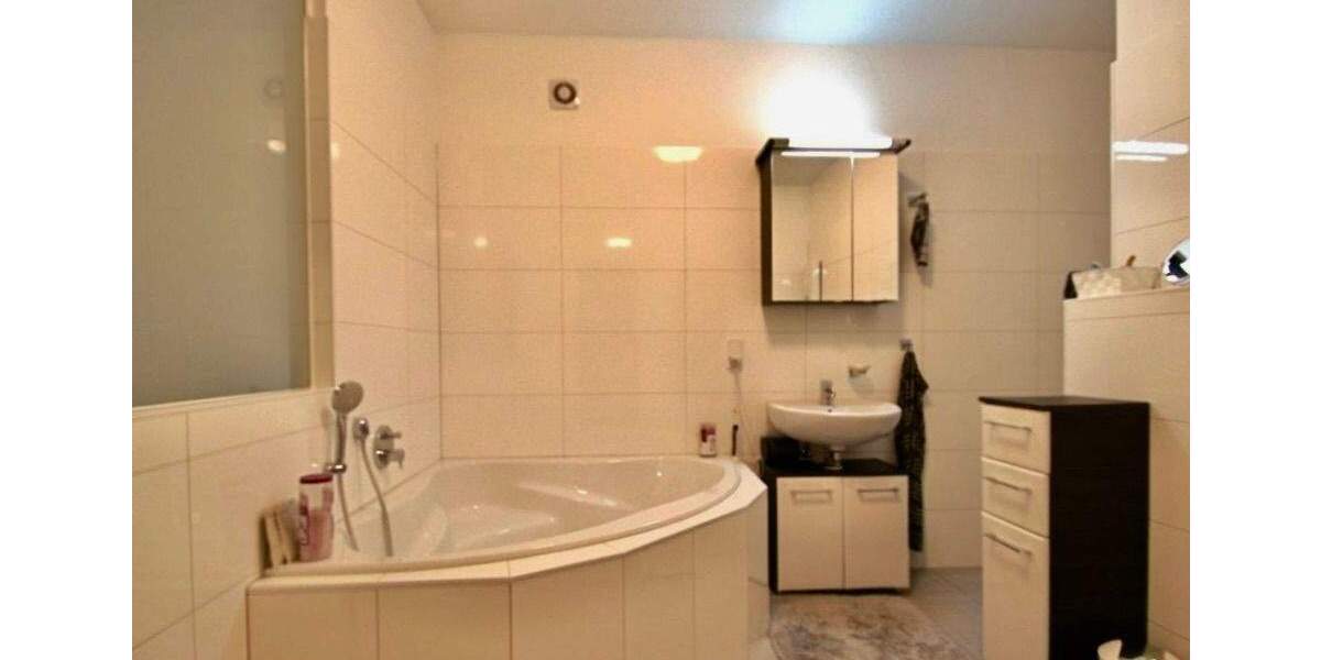 Etagenwohnung Heppenheim Wald-Erlenbach - 3 Zimmer, 125 m&sup2;, 1.350&euro; | Angebot:25536265