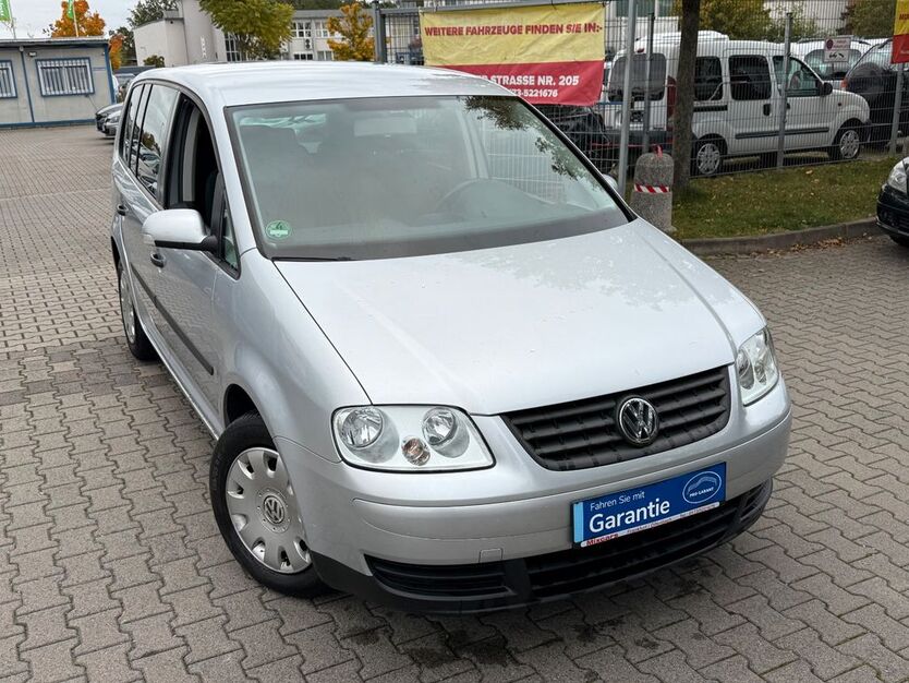 VW Touran 135.823 km 3.850 € Offenbach 63071
