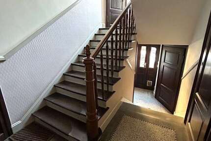 Haus zum Kaufen in Frankfurt 2.300.000 € 600 m²