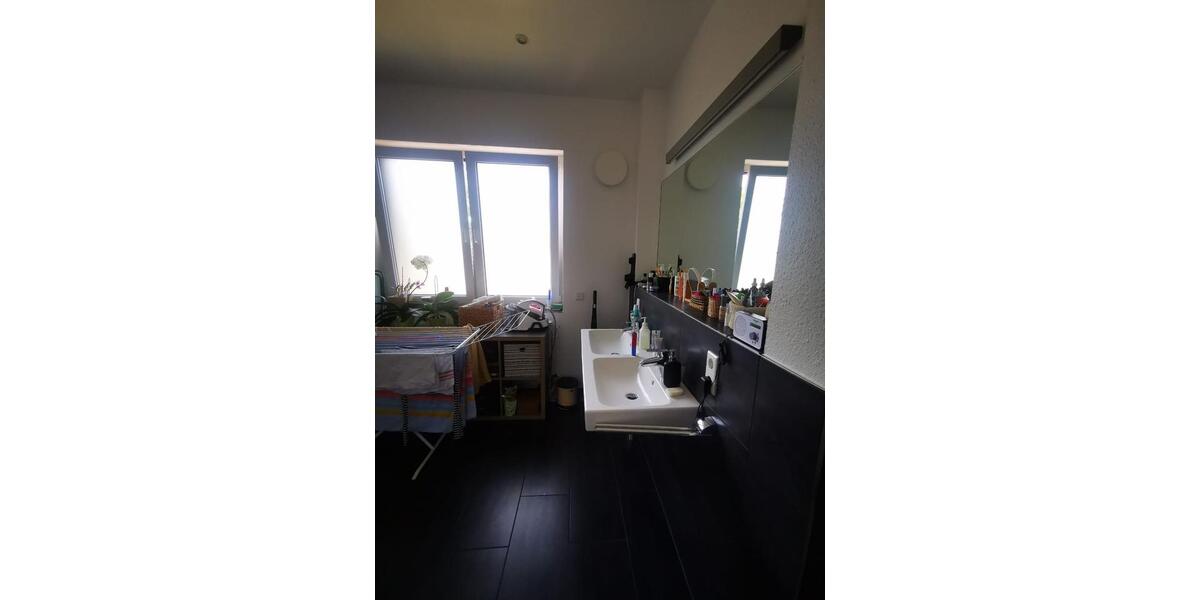 Moderne 4-Zimmer DG Wohnung in kleiner Einheit in Liederbach zimmer