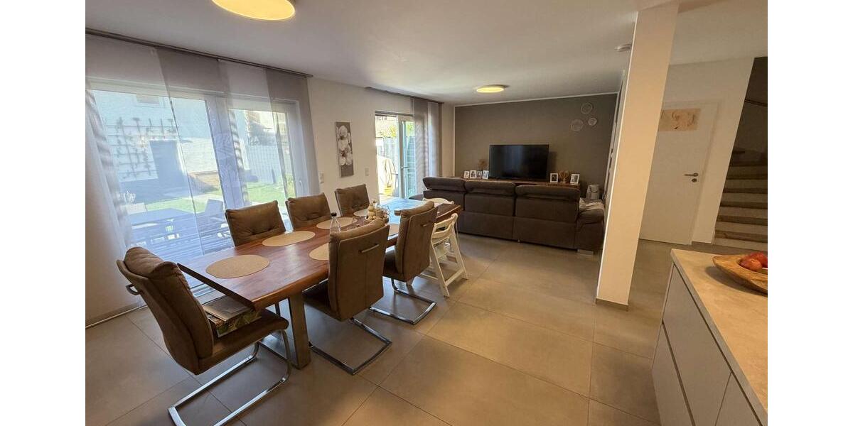 Einfamilienhaus Roßdorf - 4 Zimmer, 147 m&sup2;, 1.950&euro; | Angebot:26322953