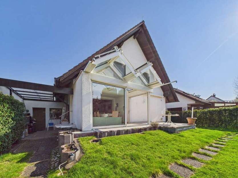 Haus zum Kaufen in Lampertheim Neuschloß 649.000 € 231 m²