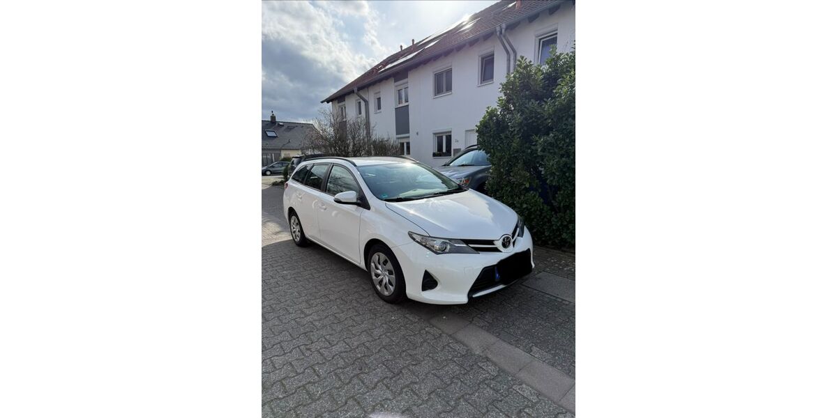 Toyota Auris 218.118 km 5.300 &euro; Pfungstadt 64319