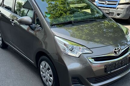 Toyota Verso-S