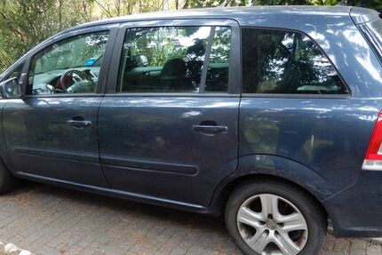 Opel Zafira 214.000 km 2.350 € Zwingenberg 64673