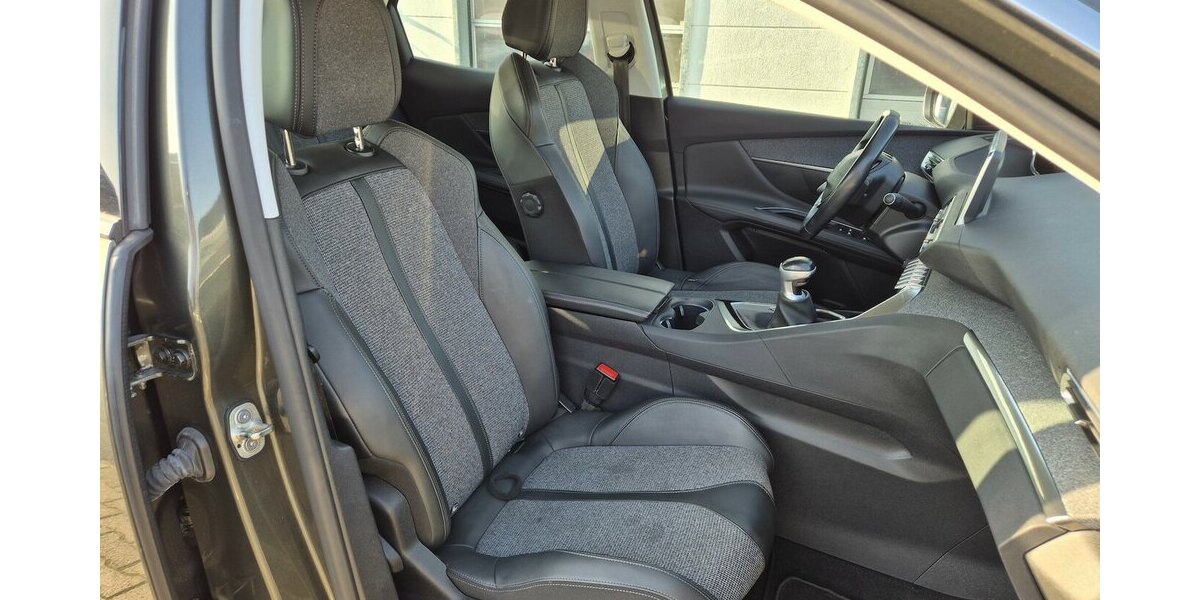 Peugeot 3008 Allure Navigation, Rückfahrkamera, Parktronic 62.052 km 14.890 &euro; Rodgau 63110