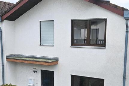 Reihenmittelhaus mit kl. Garten + Pkw-Stellplatz in Weiterstadt 4 zimmer