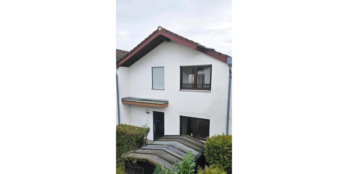 Reihenmittelhaus mit kl. Garten + Pkw-Stellplatz in Weiterstadt 4 zimmer