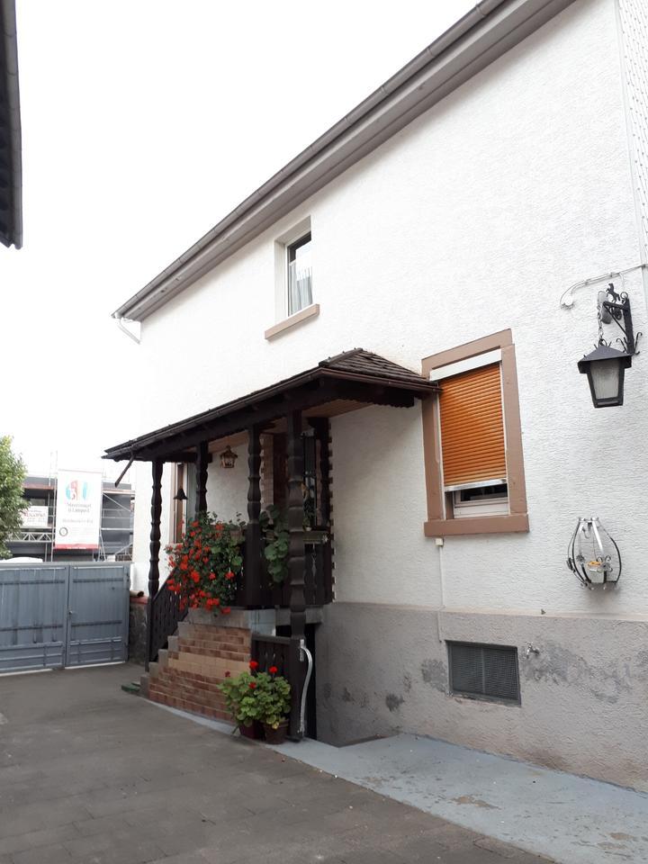 Großes Wohnhaus mit Hof, Garten und Partyscheune