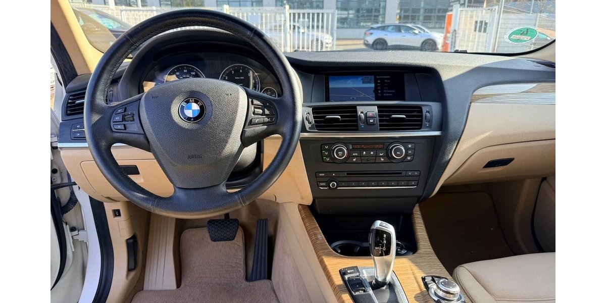 BMW X3 xDrive28i xLine/Panorama/Navi/Kamera 129.200 km 11.590 &euro; Frankfurt 60386