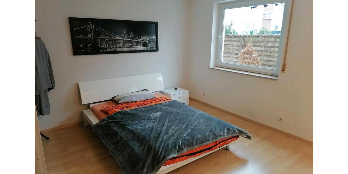 Besondere Immobilie mit zeitloser Architektur in ruhiger Lage 4 zimmer