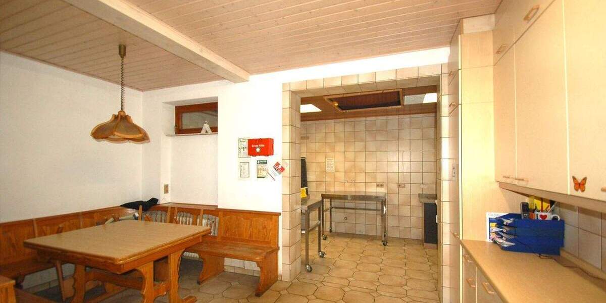 Mehrfamilienhaus, Wohnhaus Bürstadt - 8 Zimmer, 343 m&sup2;, 645.000&euro; | Angebot:25826001