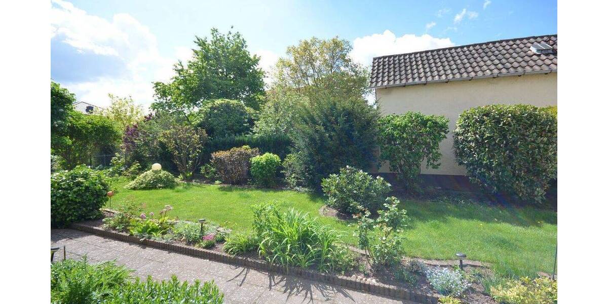 Mehrfamilienhaus, Wohnhaus Rödermark Urberach - 8 Zimmer, 171 m&sup2;, 1.600&euro; | Angebot:26376907