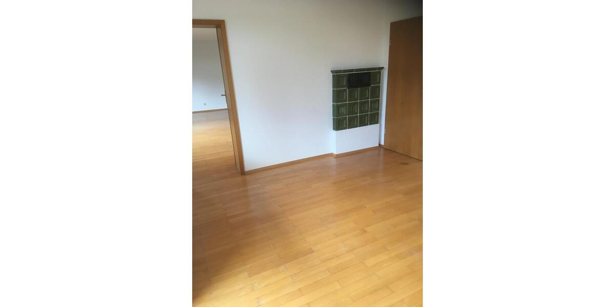 Etagenwohnung Flörsheim am Main - 4.5 Zimmer, 134 m&sup2;, 1.450&euro; | Angebot:25157690