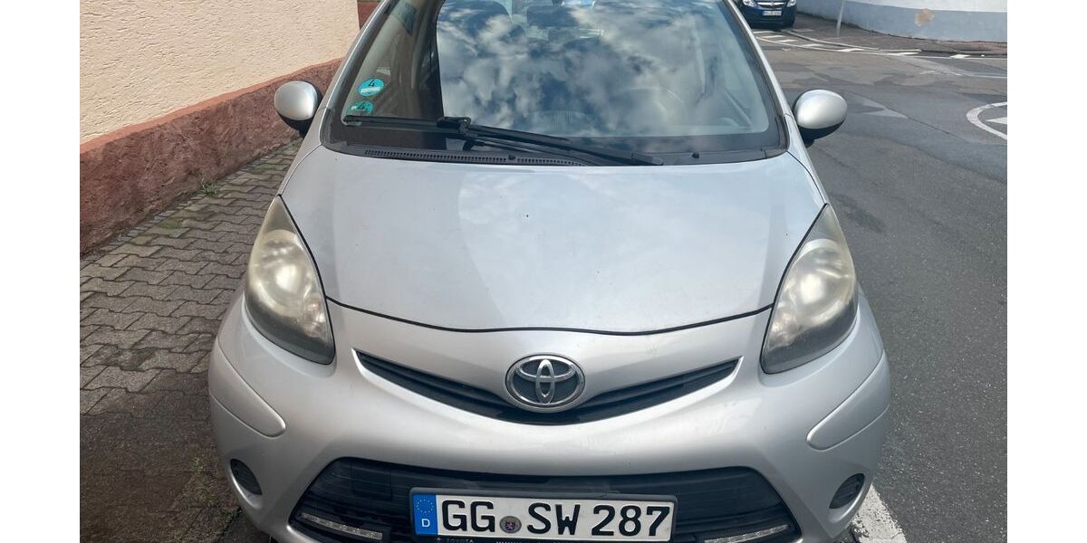 Toyota Aygo (X) 99.500 km 3.990 &euro; Frankfurt 65933