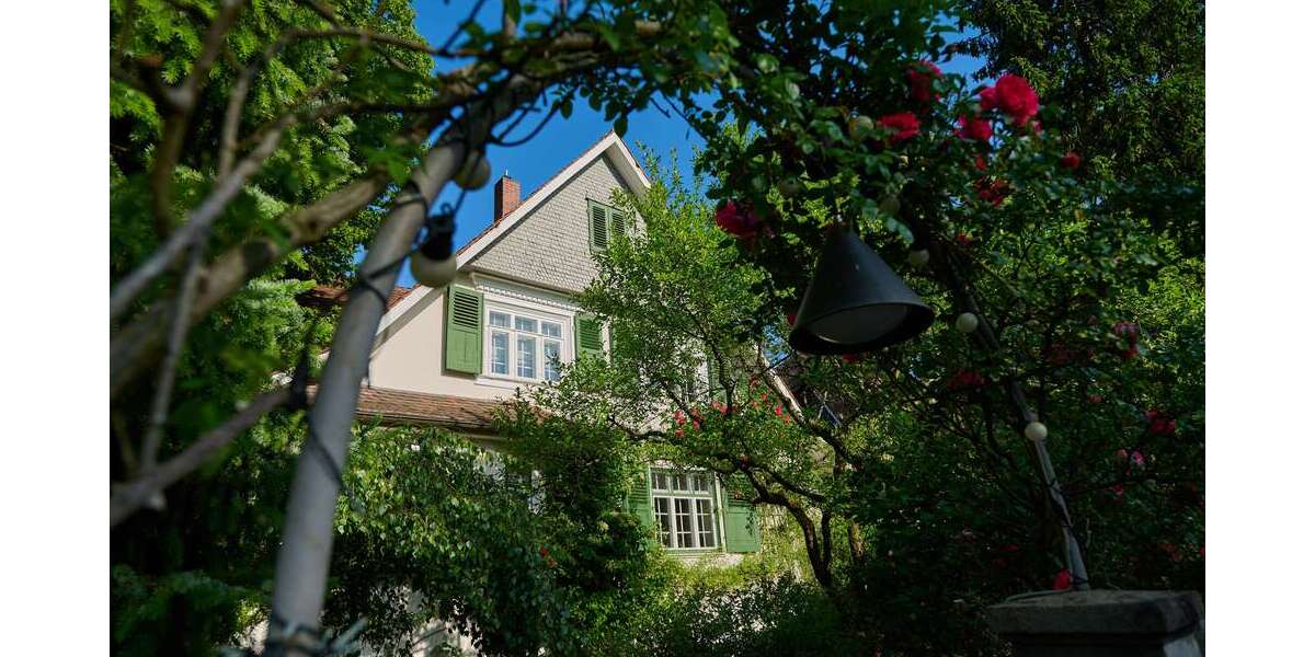 Haus zum Kaufen in Dreieich 2.360.000 € 237 m² 8 zimmer