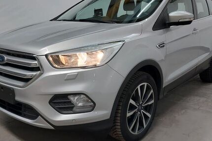 Ford Kuga 189.000 km 11.980 &euro; Rüsselsheim am Main 65428