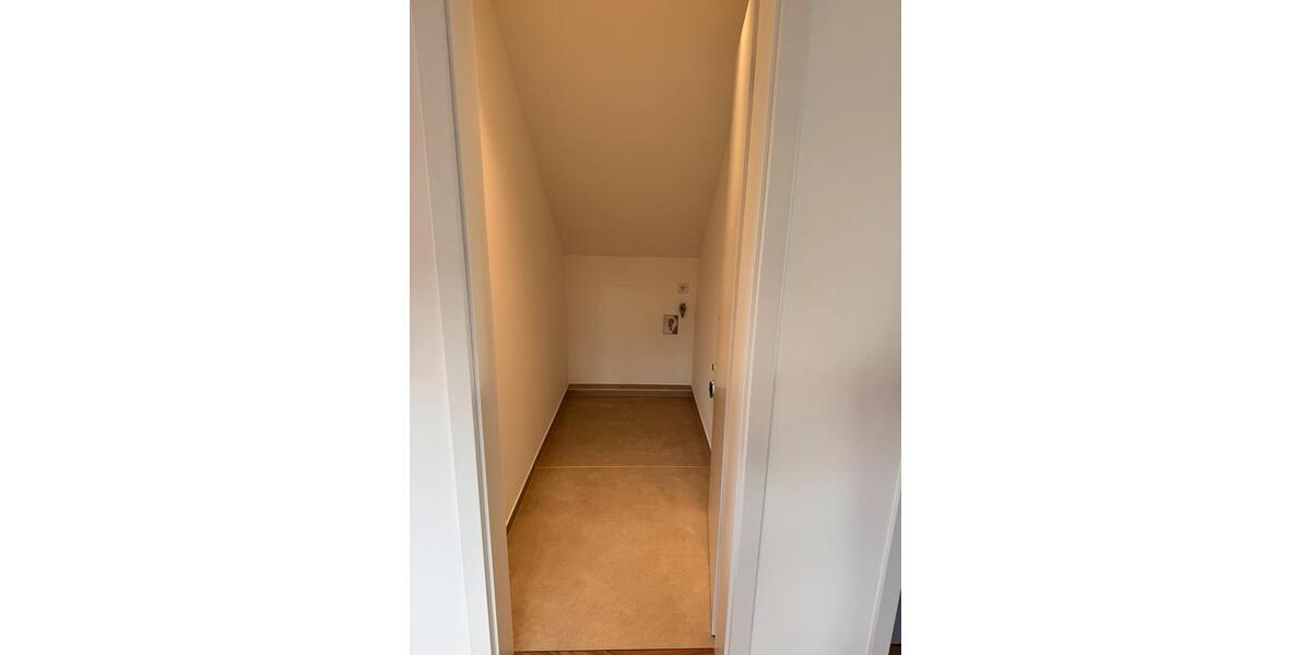 Dachgeschoßwohnung Offenbach am Main Buchrain - 2 Zimmer, 79 m&sup2;, 1.460&euro; | Angebot:25045907