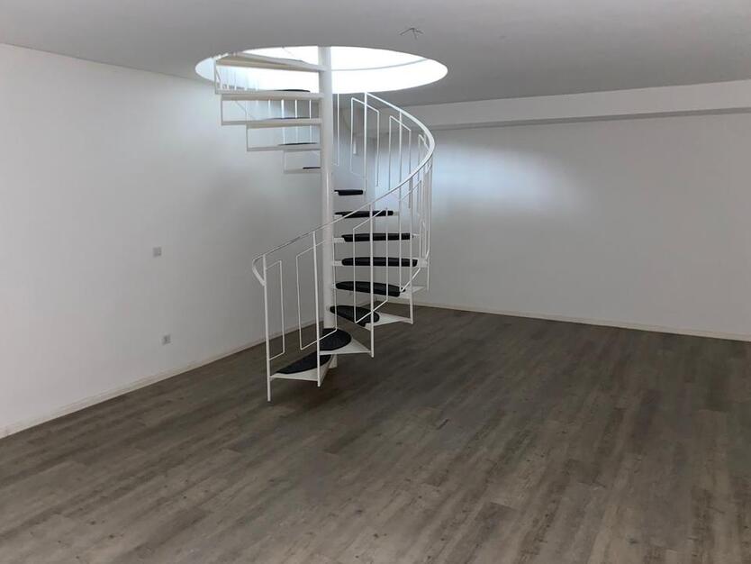 2 Zimmer Maisonette mit kleiner Terrasse ab sofort zimmer