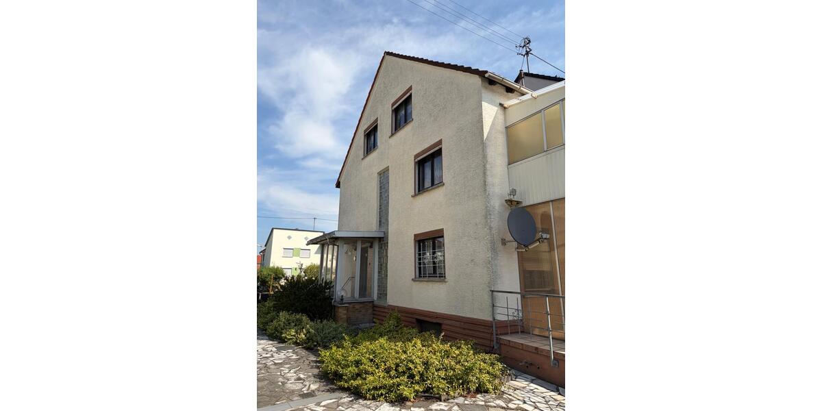 Doppelhaushälfte Frankfurt am Main Schwanheim - 8 Zimmer, 160 m&sup2;, 295.000&euro; | Angebot:27623708