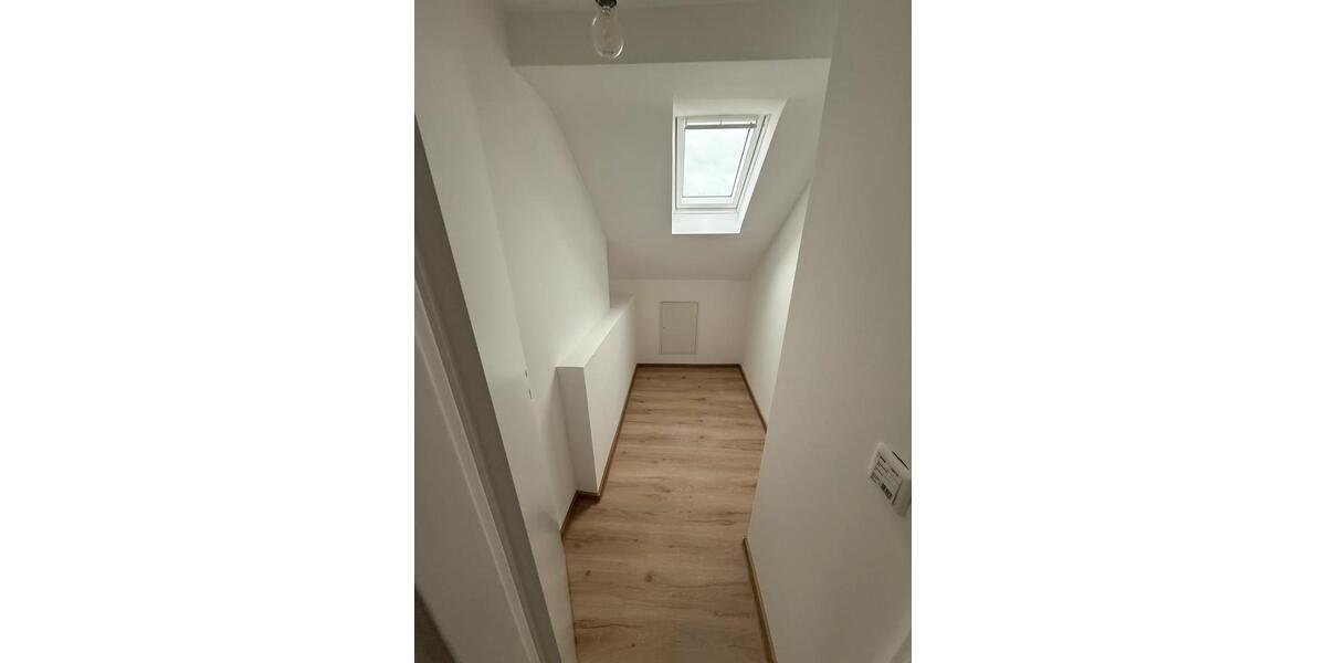 Dachgeschoßwohnung Offenbach am Main Bürgel - 2.5 Zimmer, 52 m&sup2;, 1.000&euro; | Angebot:25210854