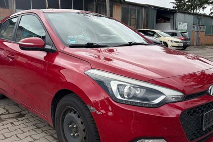 Hyundai i20 220.000 km 3.500 &euro; Dietzenbach 63128